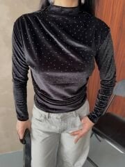 TAŞLI KADİFE BLUZ