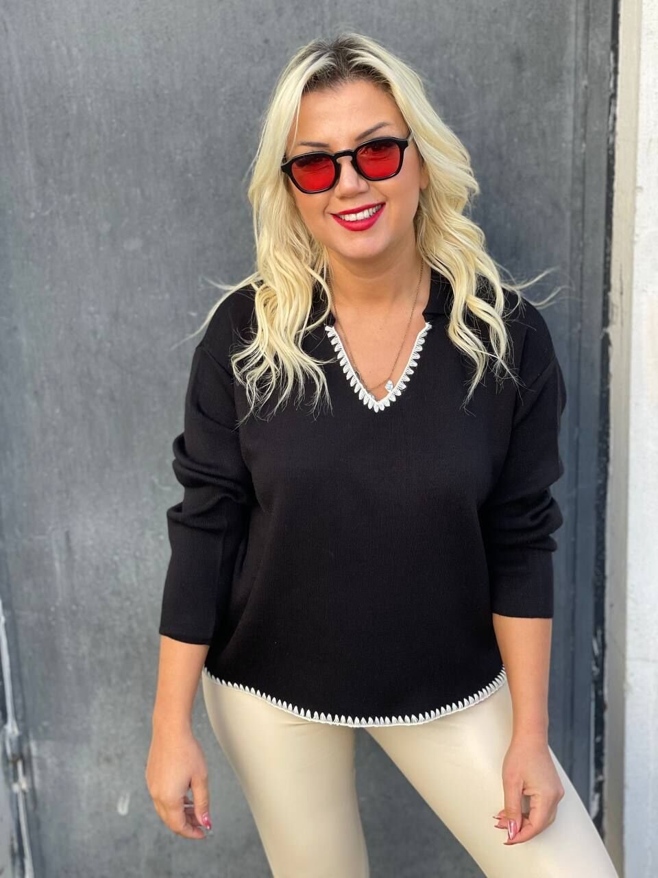 NAKIŞ DETAYLI TRİKO KEMER ÜSTÜ KAZAK